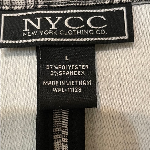 NYC Black and White Blazer - Picture 2 of 6